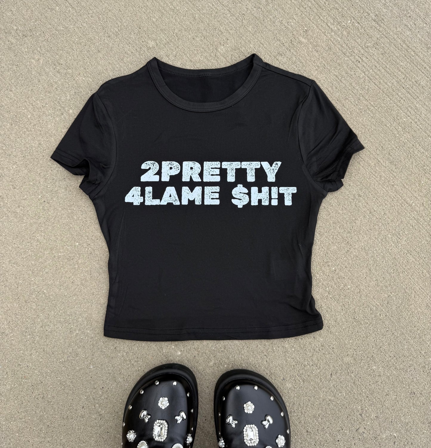 2P4L$ Black Crop